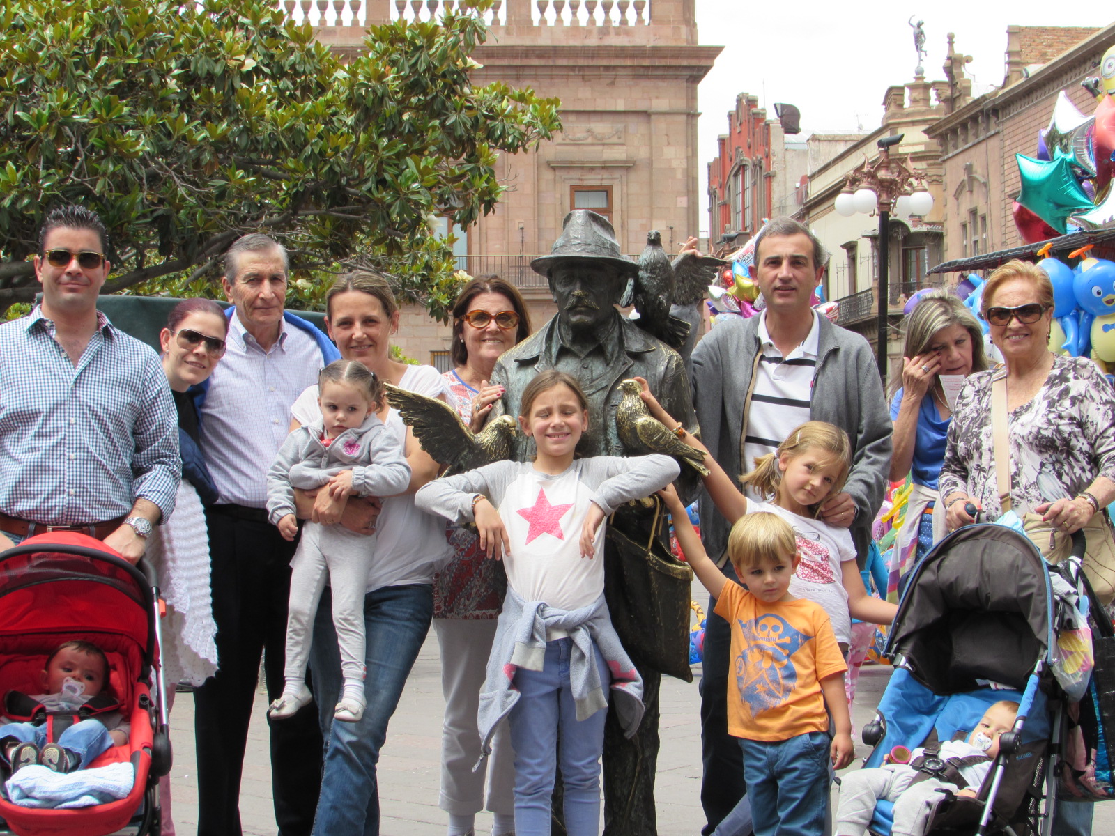 Foto de la familia Marquez y la familia Azcona